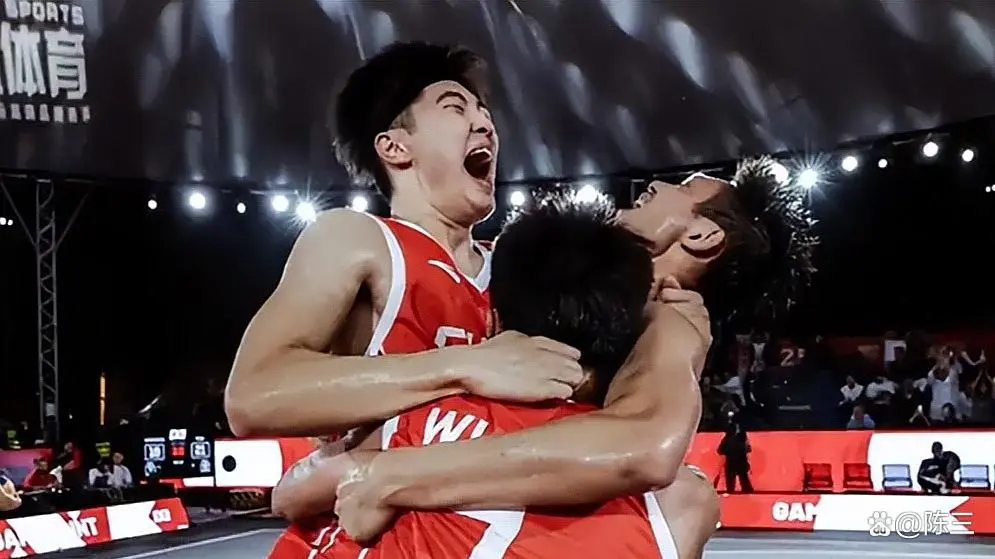 最终以四分, 了出色成绩, 终点的长跑