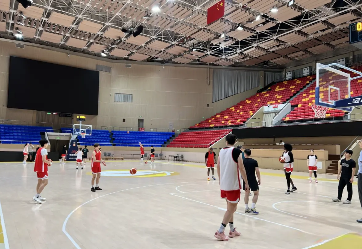 在第一比赛 在第一比赛