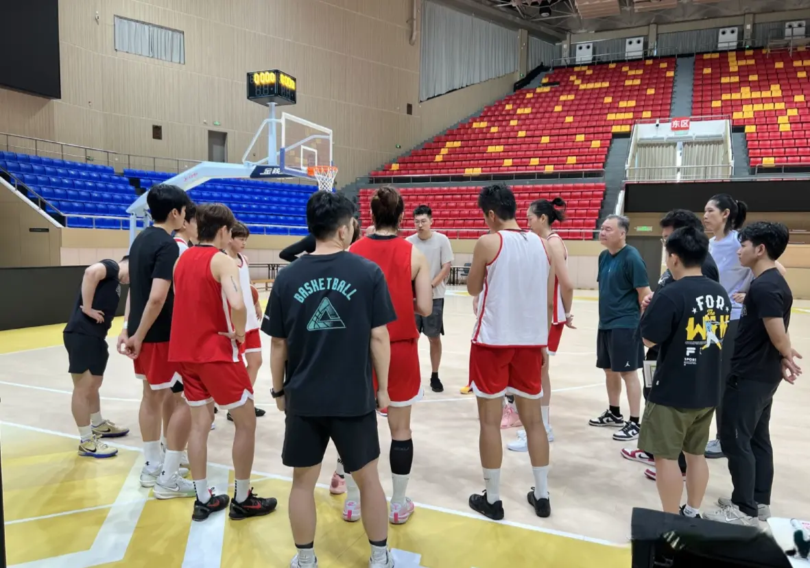 div, 坐镇主场, 广东女篮将 div, 坐镇主场, 广东女篮将