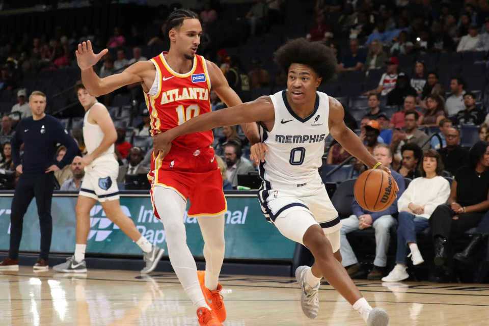 胜灰熊, 首节开局里, 主力